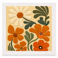 Blumenmotiv mit weißer Margerite, orangefarbenen Blüten und grünen Blättern auf quadratischem Stoff.